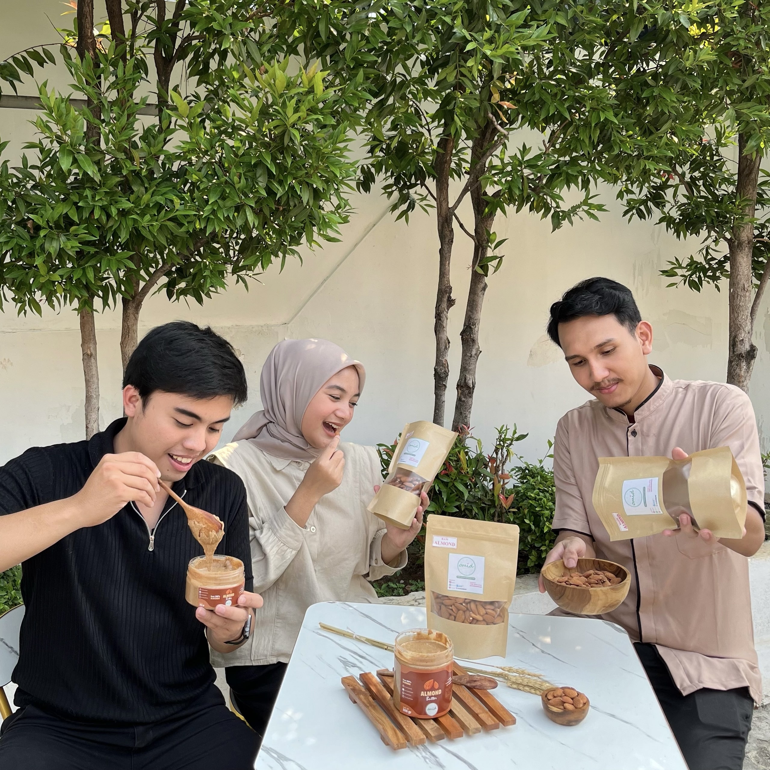 jual almond omid health style